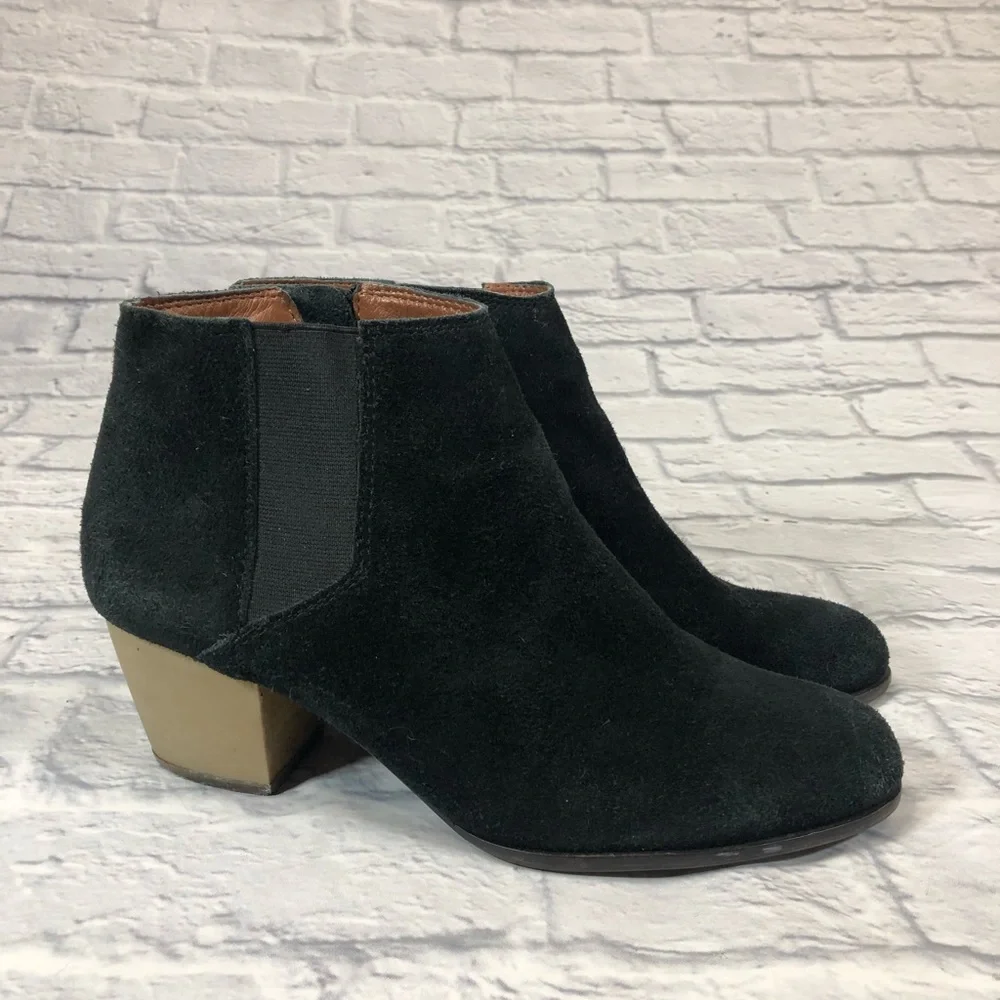 Lucky Brand black leather suede booties with heel Size 8.5 Zip up ankle